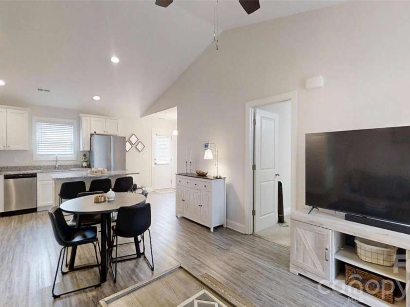 620 13th Street, Hickory, NC 28602.  MLS# CAR4349430, YatesRealty ID 13443. 