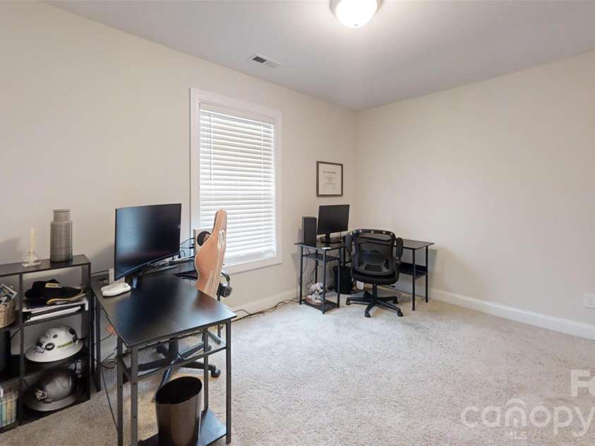 620 13th Street, Hickory, NC 28602.  MLS# CAR4349430, YatesRealty ID 13443. 