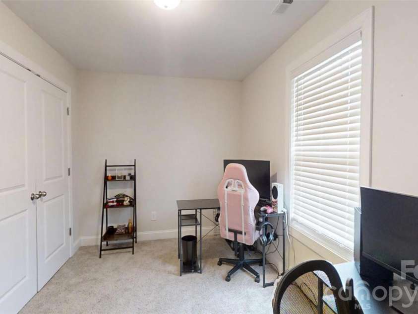 620 13th Street, Hickory, NC 28602.  MLS# CAR4349430, YatesRealty ID 13443. 
