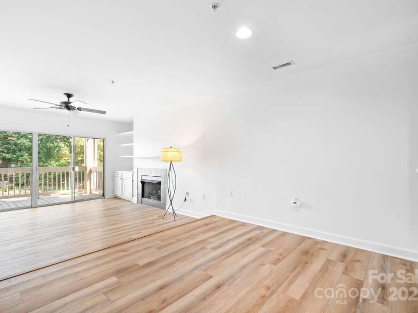 104 Pier 33 Drive, Mooresville, NC 28117.  MLS# CAR4255394, YatesRealty ID 13444. 