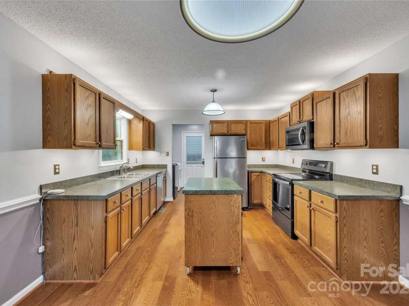 106 Gallarie Place, Salisbury, NC 28144.  MLS# CAR4321923, YatesRealty ID 13445. 