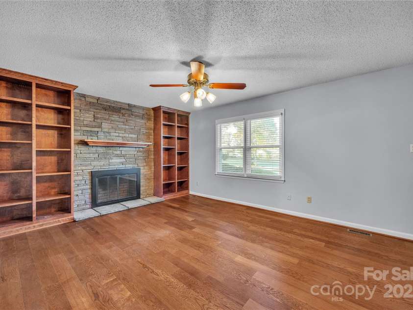 106 Gallarie Place, Salisbury, NC 28144.  MLS# CAR4321923, YatesRealty ID 13445. 