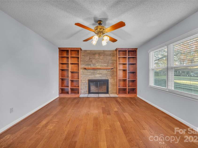 106 Gallarie Place, Salisbury, NC 28144.  MLS# CAR4321923, YatesRealty ID 13445. 