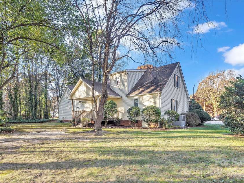 106 Gallarie Place, Salisbury, NC 28144.  MLS# CAR4321923, YatesRealty ID 13445. 