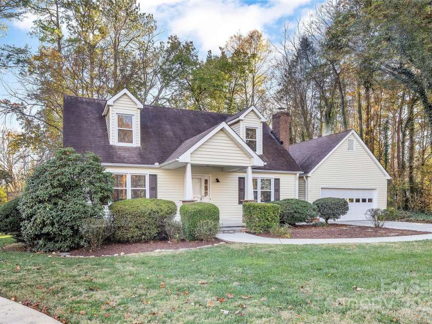 106 Gallarie Place, Salisbury, NC 28144.  MLS# CAR4321923, YatesRealty ID 13445. 