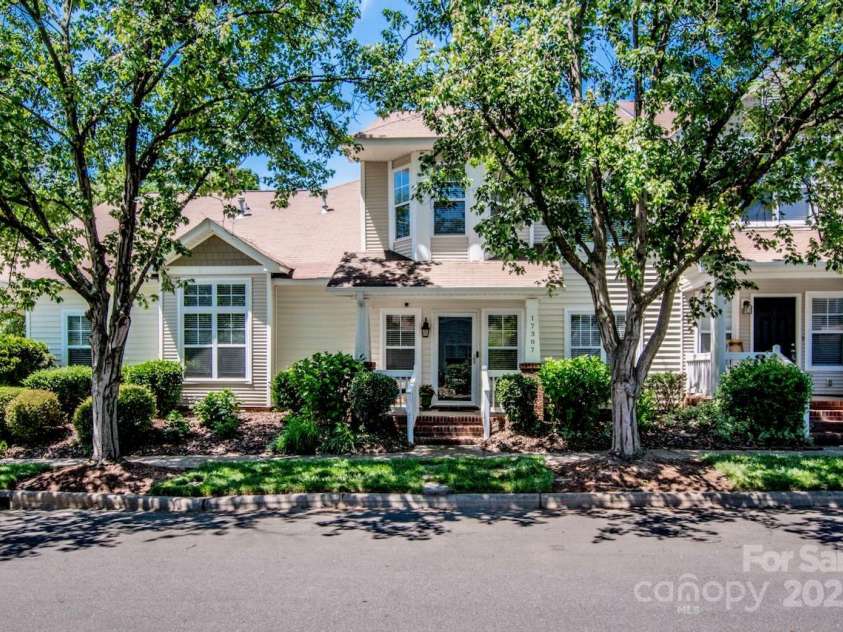 17307 Villanova Road, Huntersville, NC 28078.  MLS# CAR4256155, YatesRealty ID 13445. 