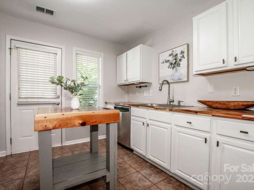 17307 Villanova Road, Huntersville, NC 28078.  MLS# CAR4256155, YatesRealty ID 13445. 