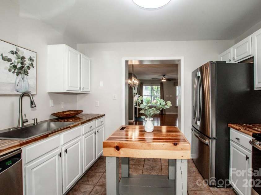 17307 Villanova Road, Huntersville, NC 28078.  MLS# CAR4256155, YatesRealty ID 13445. 