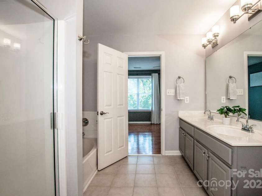 17307 Villanova Road, Huntersville, NC 28078.  MLS# CAR4256155, YatesRealty ID 13445. 