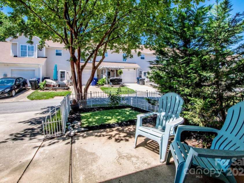 17307 Villanova Road, Huntersville, NC 28078.  MLS# CAR4256155, YatesRealty ID 13445. 
