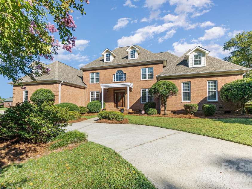150 Northchase Drive, Concord, NC 28027.  MLS# CAR4257540, YatesRealty ID 13446. Grand Curb Appeal