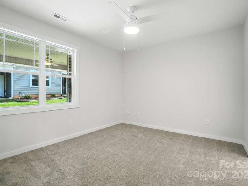 1530 29th Street, Hickory, NC 28602.  MLS# CAR4300655, YatesRealty ID 13446. 