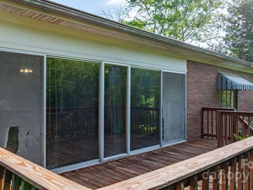 220 Broad Street, Marion, NC 28752.  MLS# CAR4257550, YatesRealty ID 13447. 