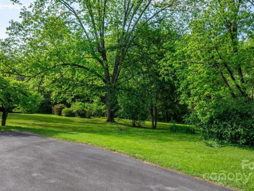 220 Broad Street, Marion, NC 28752.  MLS# CAR4257550, YatesRealty ID 13447. 