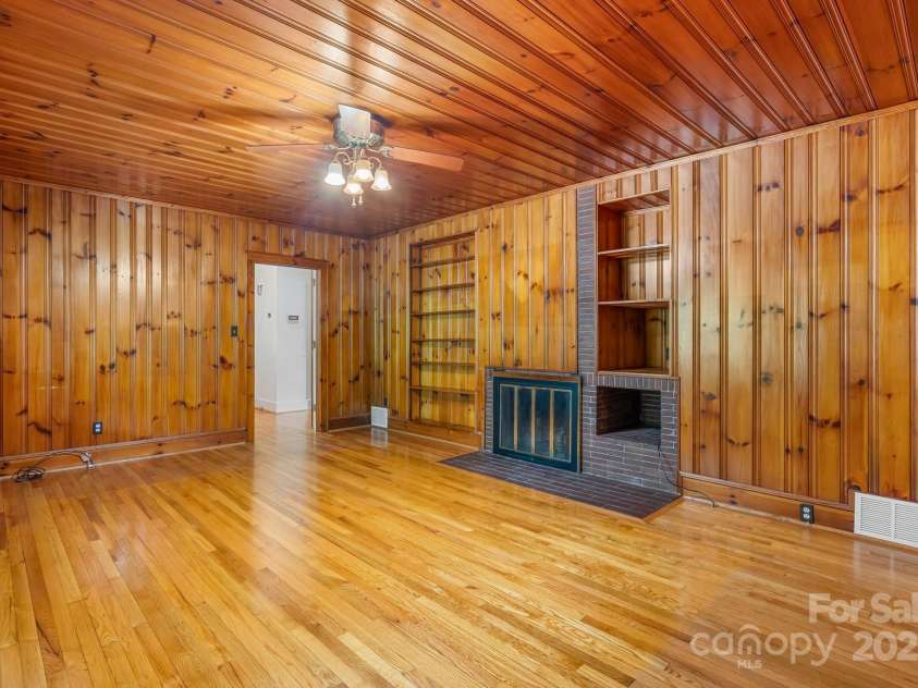 220 Broad Street, Marion, NC 28752.  MLS# CAR4257550, YatesRealty ID 13447. 