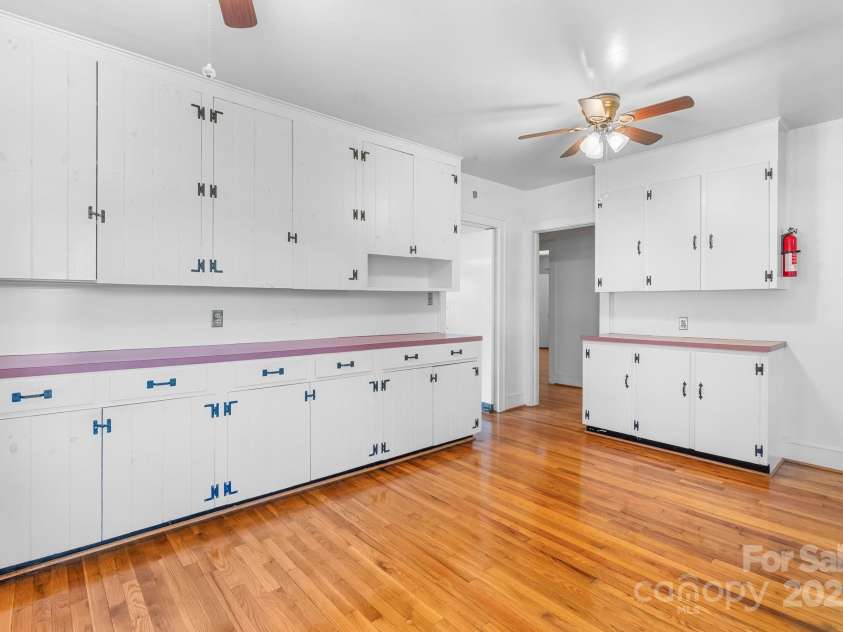 220 Broad Street, Marion, NC 28752.  MLS# CAR4257550, YatesRealty ID 13447. 