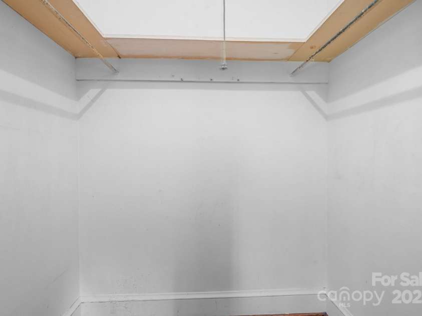 220 Broad Street, Marion, NC 28752.  MLS# CAR4257550, YatesRealty ID 13447. 