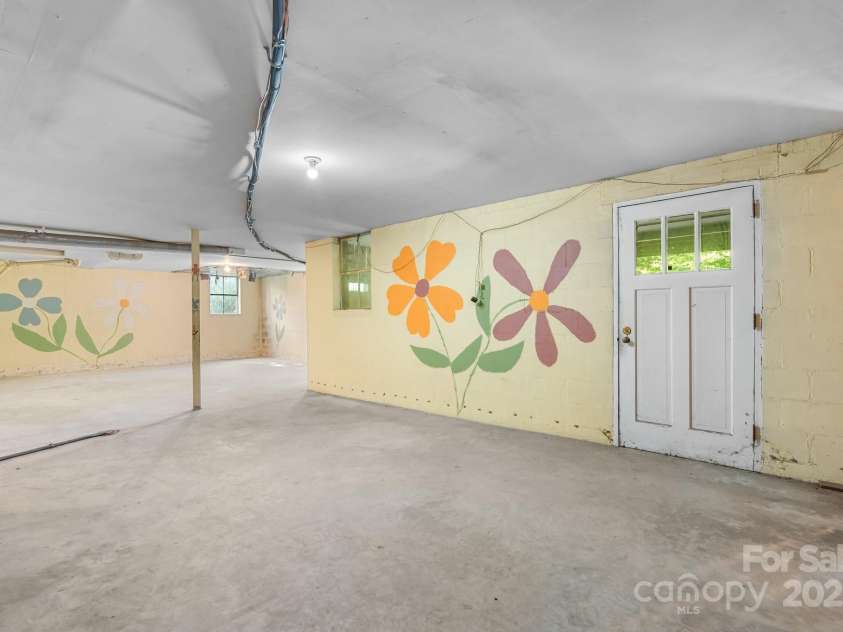 220 Broad Street, Marion, NC 28752.  MLS# CAR4257550, YatesRealty ID 13447. 