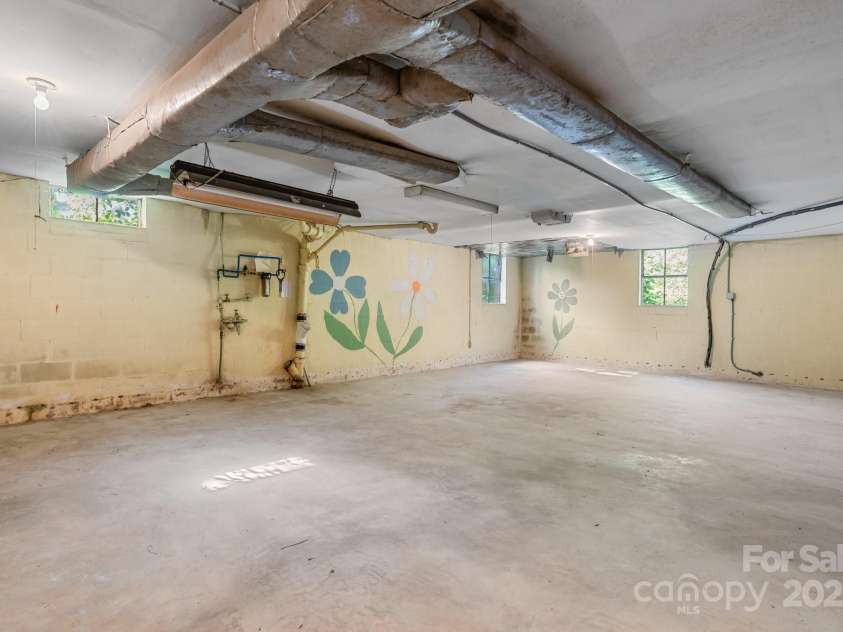 220 Broad Street, Marion, NC 28752.  MLS# CAR4257550, YatesRealty ID 13447. 