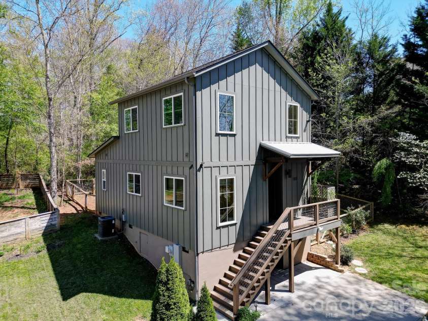 180 Moody Avenue, Candler, NC 28715.  MLS# CAR4366838, YatesRealty ID 13449. 