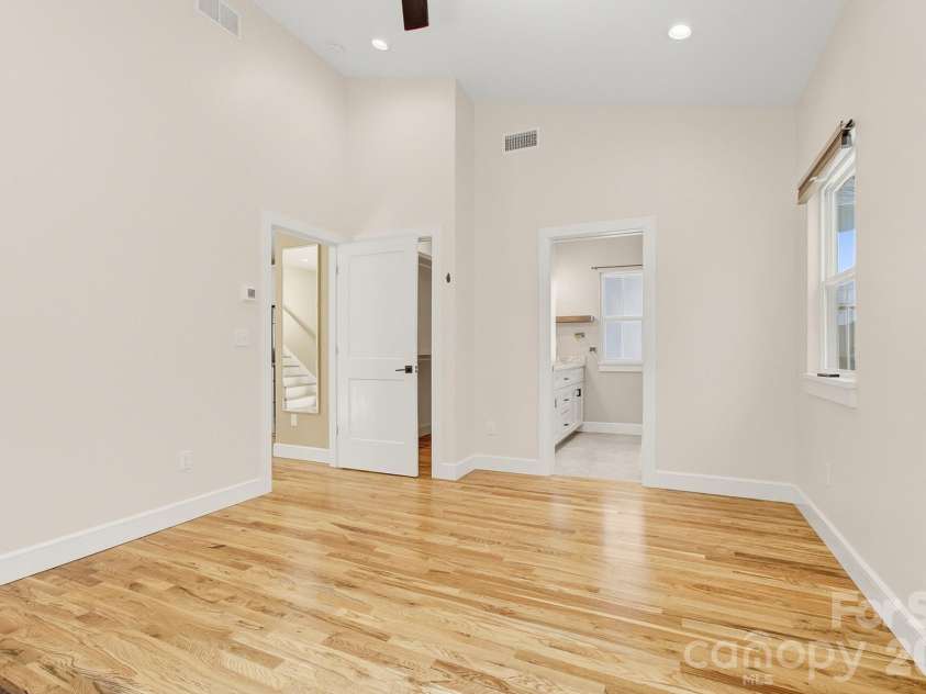 180 Moody Avenue, Candler, NC 28715.  MLS# CAR4366838, YatesRealty ID 13449. 