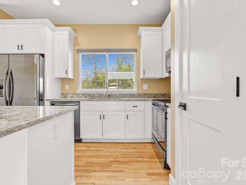 180 Moody Avenue, Candler, NC 28715.  MLS# CAR4366838, YatesRealty ID 13449. 