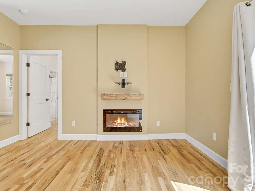 180 Moody Avenue, Candler, NC 28715.  MLS# CAR4366838, YatesRealty ID 13449. 