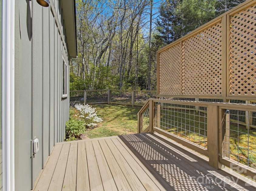 180 Moody Avenue, Candler, NC 28715.  MLS# CAR4366838, YatesRealty ID 13449. 