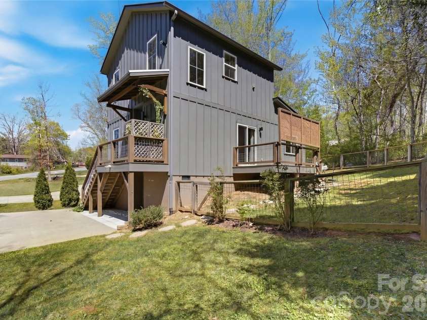 180 Moody Avenue, Candler, NC 28715.  MLS# CAR4366838, YatesRealty ID 13449. 