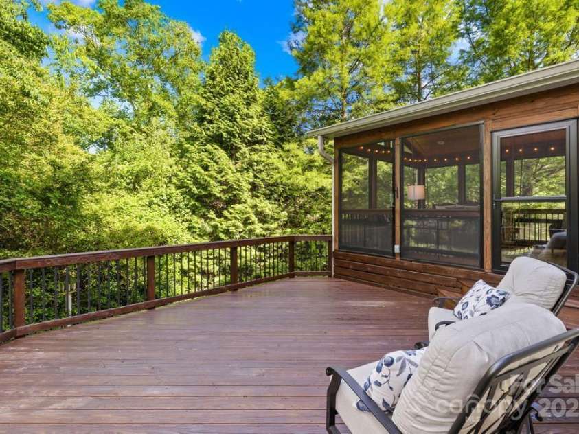 9311 St Barts Lane, Huntersville, NC 28078.  MLS# CAR4255582, YatesRealty ID 13449. Huge deck for entertaining!