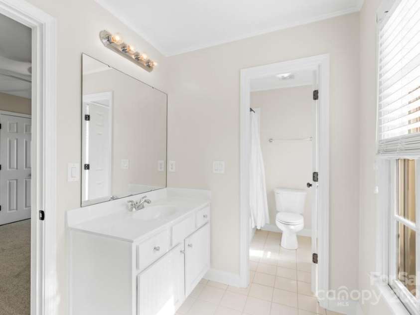 9311 St Barts Lane, Huntersville, NC 28078.  MLS# CAR4255582, YatesRealty ID 13449. Jack and Jill bathroom between two upstairs bedroom #3 & #4