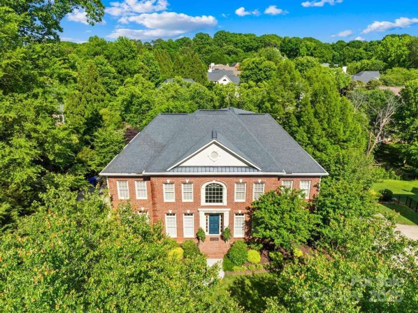 9311 St Barts Lane, Huntersville, NC 28078.  MLS# CAR4255582, YatesRealty ID 13449. Stunning 3 story 4,262 sqft 5BD/4BA home in The Hamptons!