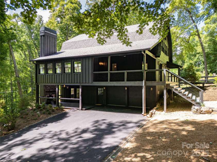50 Turkey Trot Lane, Burnsville, NC 28714.  MLS# CAR4330454, YatesRealty ID 1345. 