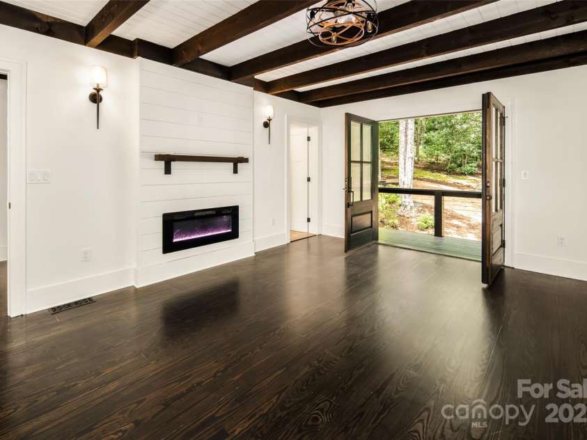 50 Turkey Trot Lane, Burnsville, NC 28714.  MLS# CAR4330454, YatesRealty ID 1345. 