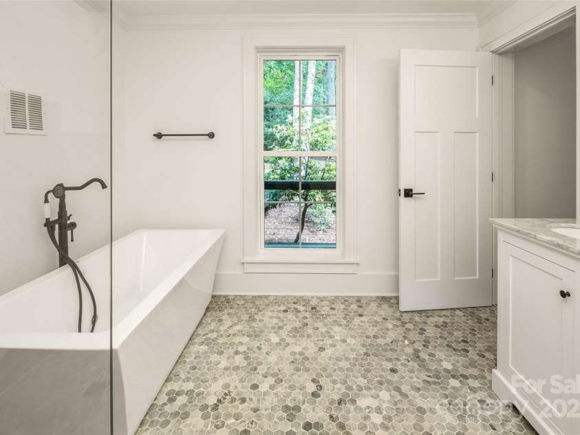 50 Turkey Trot Lane, Burnsville, NC 28714.  MLS# CAR4330454, YatesRealty ID 1345. 