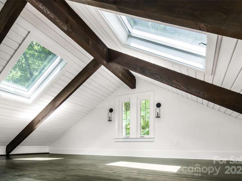 50 Turkey Trot Lane, Burnsville, NC 28714.  MLS# CAR4330454, YatesRealty ID 1345. 