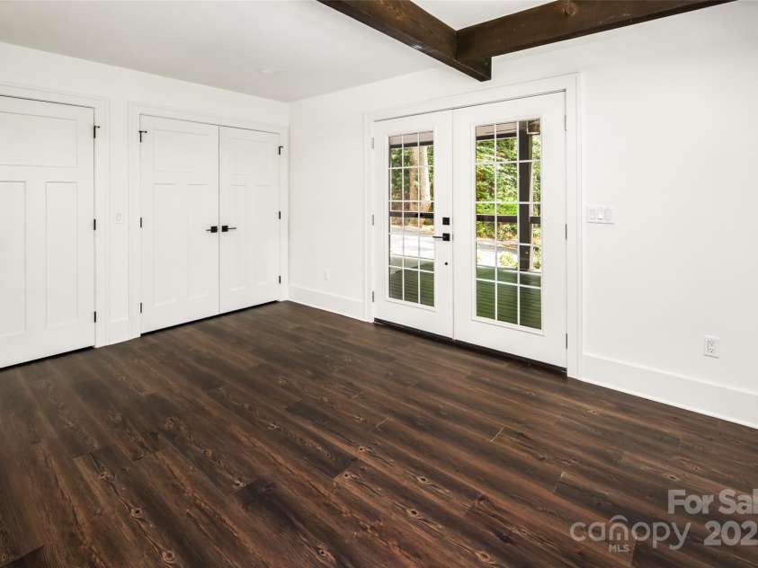 50 Turkey Trot Lane, Burnsville, NC 28714.  MLS# CAR4330454, YatesRealty ID 1345. 