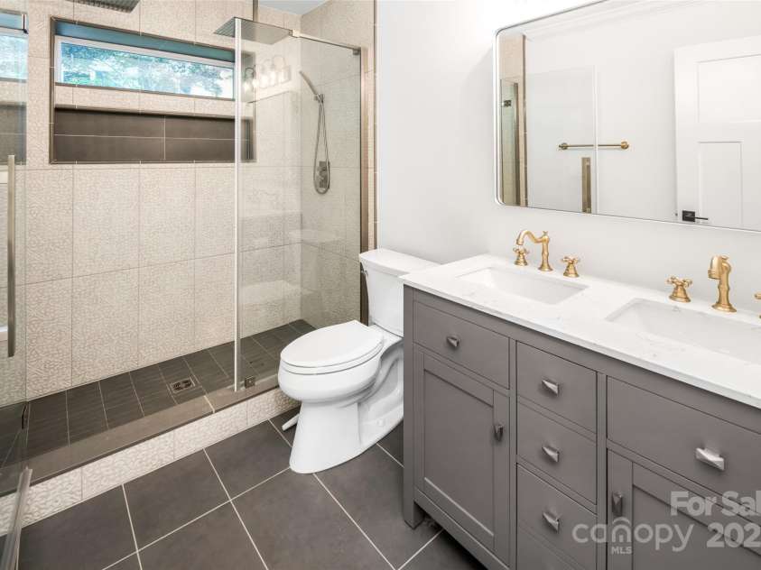 50 Turkey Trot Lane, Burnsville, NC 28714.  MLS# CAR4330454, YatesRealty ID 1345. 