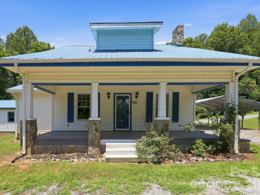 1231 Caldwell Place, Lenoir, NC 28645.  MLS# CAR4400395, YatesRealty ID 13451. 