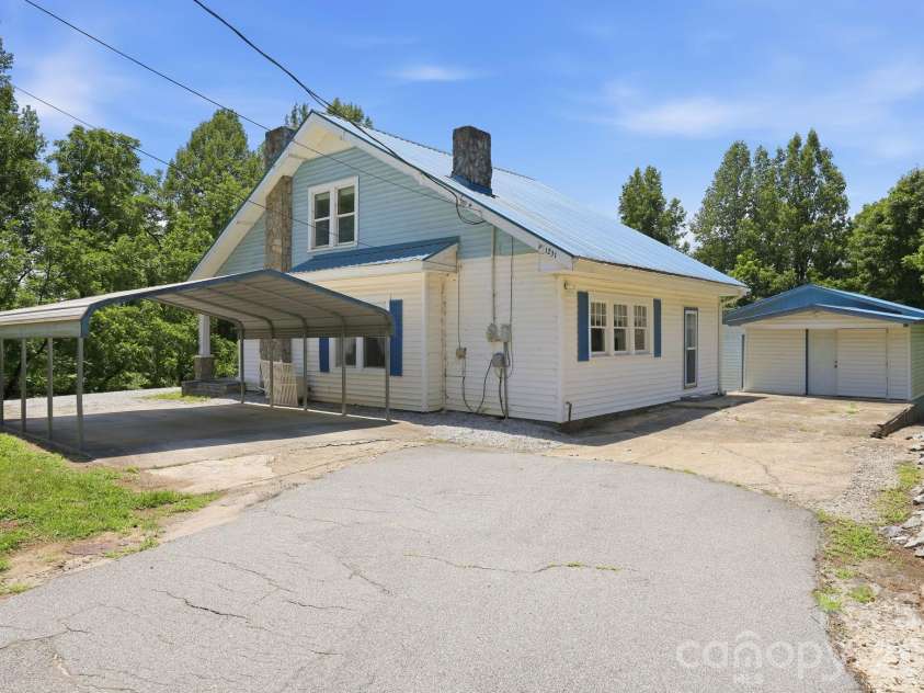 1231 Caldwell Place, Lenoir, NC 28645.  MLS# CAR4400395, YatesRealty ID 13451. 