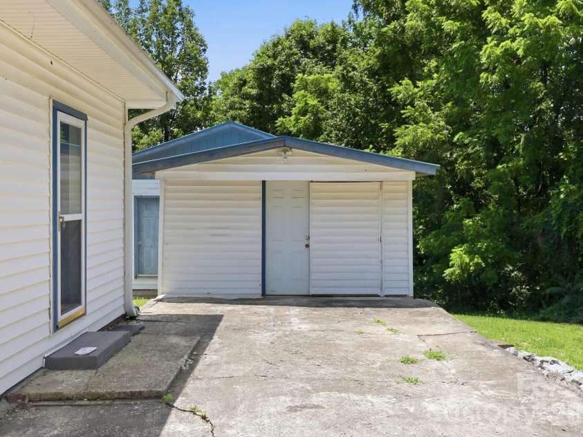 1231 Caldwell Place, Lenoir, NC 28645.  MLS# CAR4400395, YatesRealty ID 13451. 