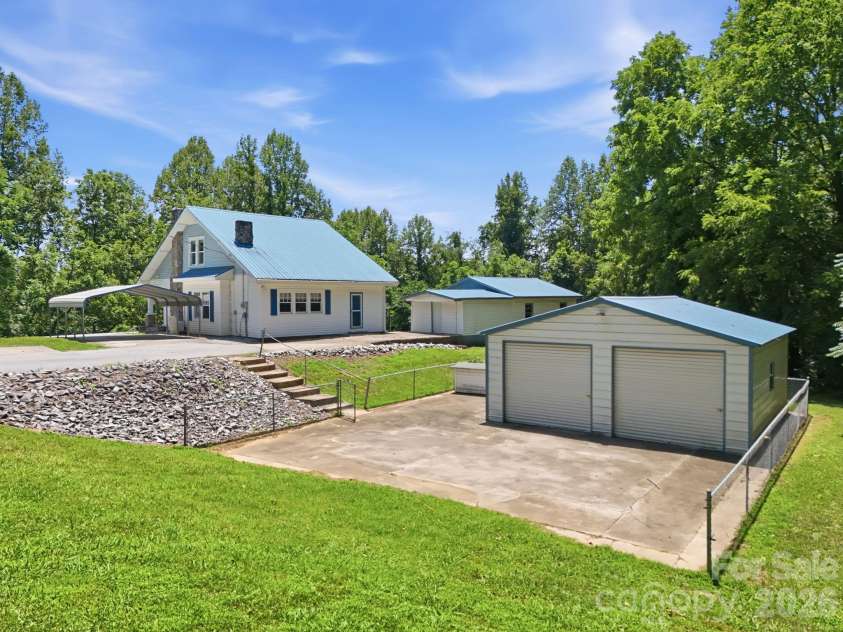 1231 Caldwell Place, Lenoir, NC 28645.  MLS# CAR4400395, YatesRealty ID 13451. 