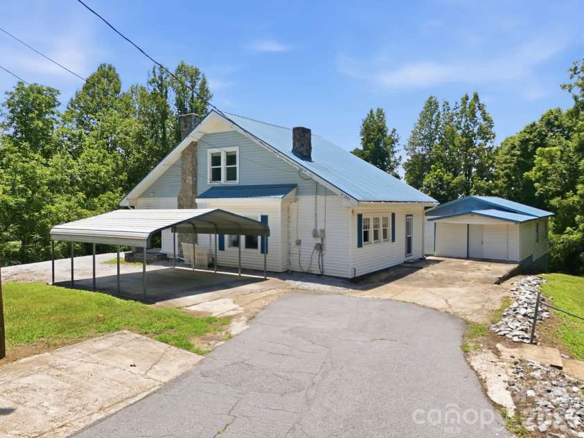 1231 Caldwell Place, Lenoir, NC 28645.  MLS# CAR4400395, YatesRealty ID 13451. 