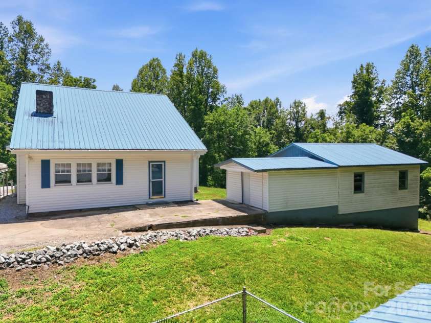 1231 Caldwell Place, Lenoir, NC 28645.  MLS# CAR4400395, YatesRealty ID 13451. 