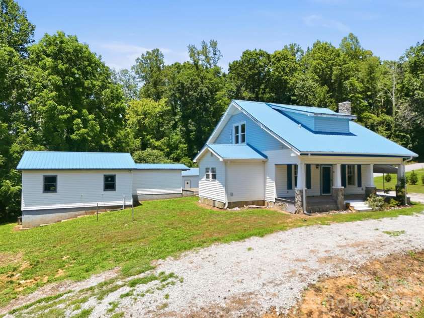 1231 Caldwell Place, Lenoir, NC 28645.  MLS# CAR4400395, YatesRealty ID 13451. 