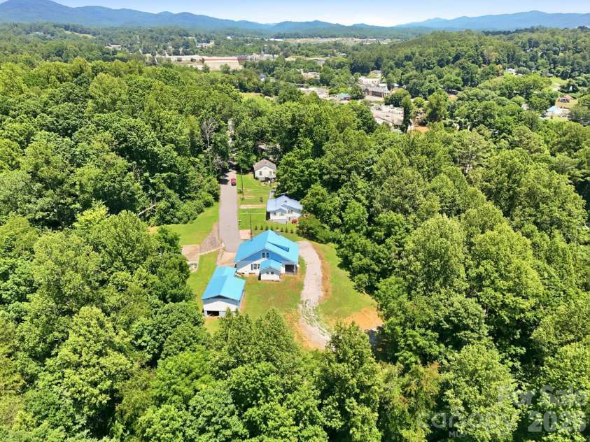 1231 Caldwell Place, Lenoir, NC 28645.  MLS# CAR4400395, YatesRealty ID 13451. 