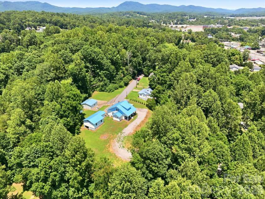 1231 Caldwell Place, Lenoir, NC 28645.  MLS# CAR4400395, YatesRealty ID 13451. 