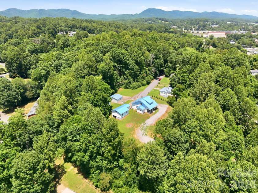 1231 Caldwell Place, Lenoir, NC 28645.  MLS# CAR4400395, YatesRealty ID 13451. 