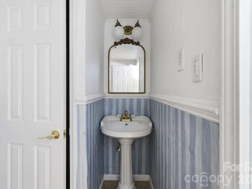 1231 Caldwell Place, Lenoir, NC 28645.  MLS# CAR4400395, YatesRealty ID 13451. 