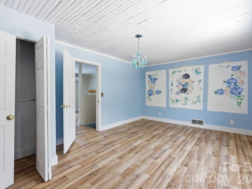 1231 Caldwell Place, Lenoir, NC 28645.  MLS# CAR4400395, YatesRealty ID 13451. 